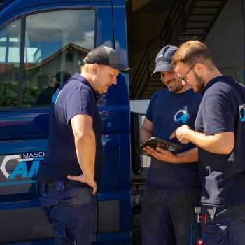 AMA-Team bespricht Ihre Anfrage