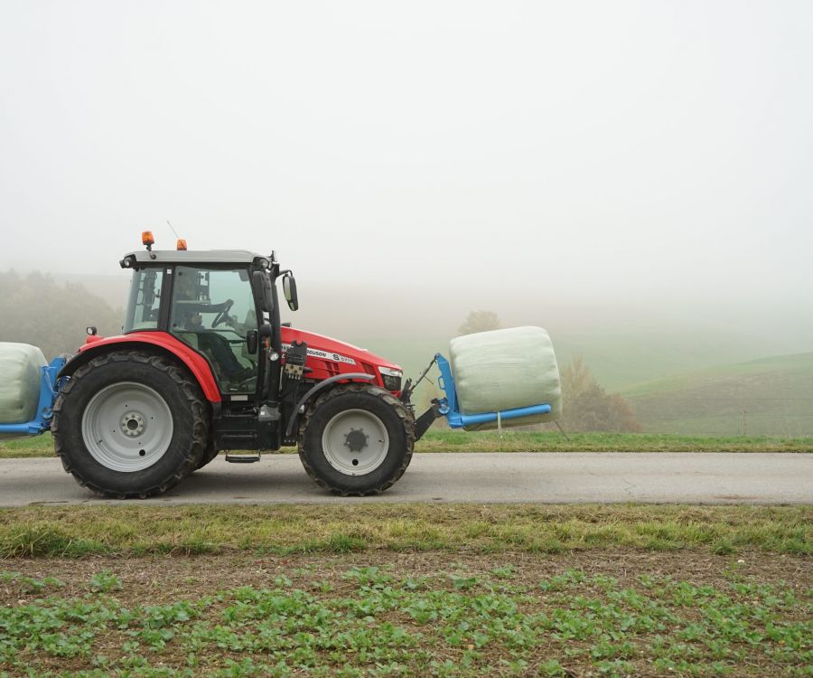AMA Silagegabel hellblau lackiert
