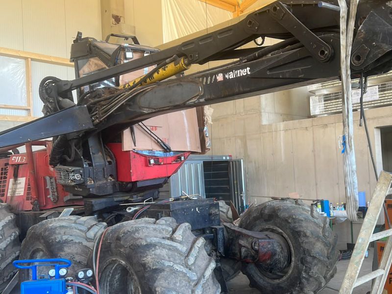 Reparatur Landmaschinen Forstgeräte Harvester Schweißen von Arm