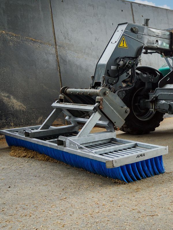 Schubkehrbesen 10-reihig für Silos